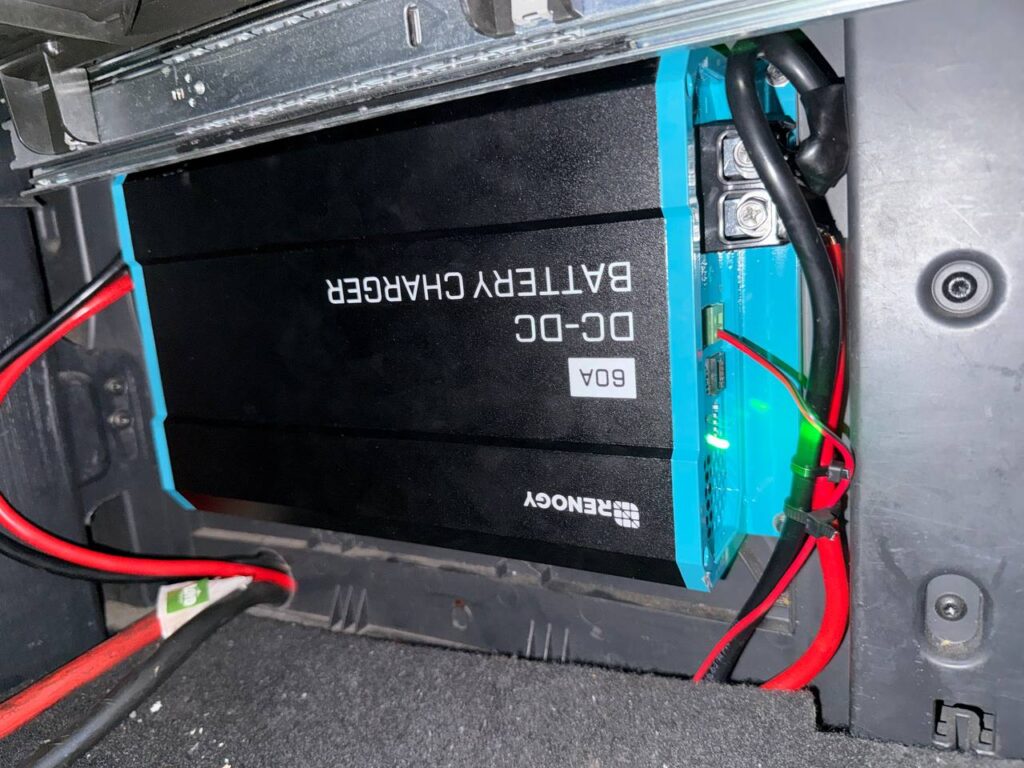 Air conditioner with additional battery